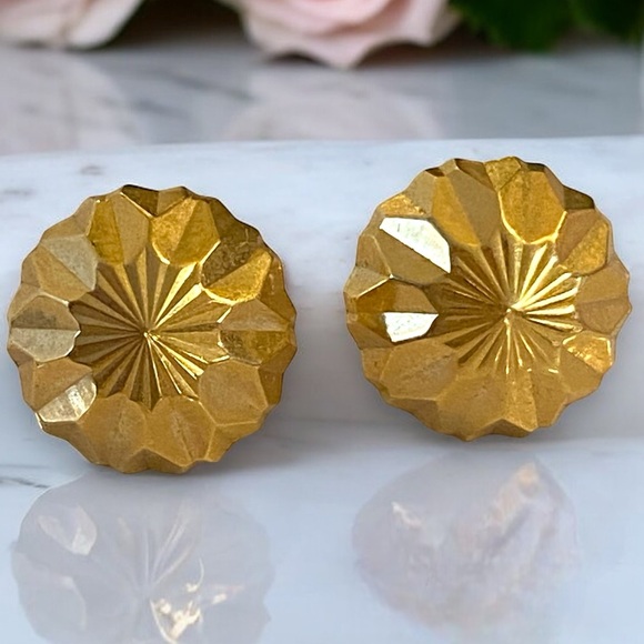 Beautiful Vintage 14k Yellow Gold Starburst Stud Earrings!